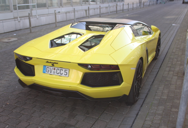 Lamborghini Aventador LP700-4 Roadster