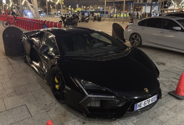Lamborghini Revuelto
