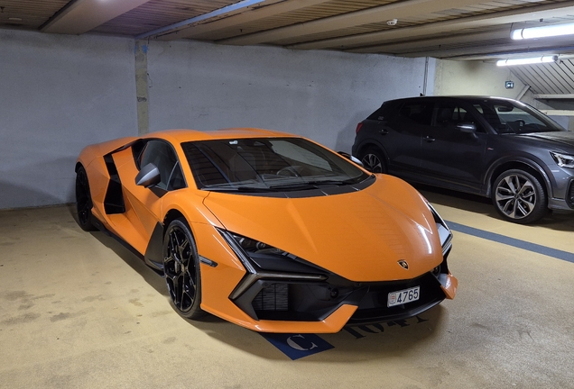 Lamborghini Revuelto