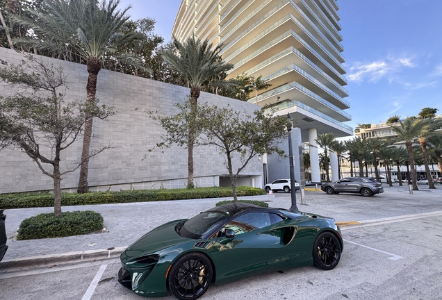 McLaren Artura Spider