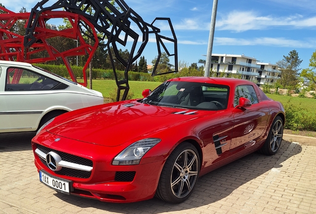 Mercedes-Benz SLS AMG
