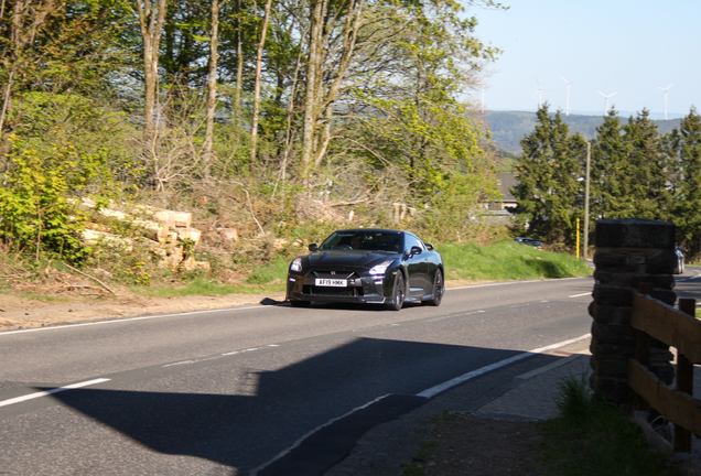 Nissan GT-R 2017 Knight-Racer Ltd