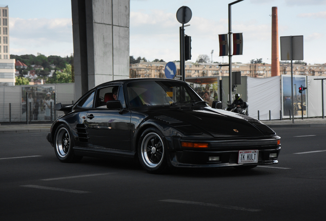Porsche 930 Turbo Flatnose
