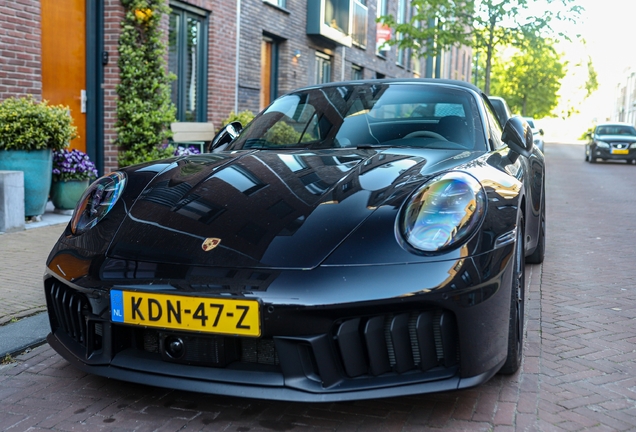 Porsche 992 Carrera 4 GTS Cabriolet MkII