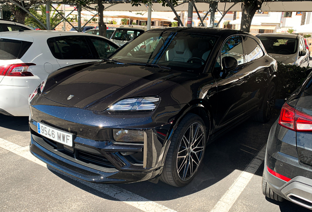 Porsche Macan EV Turbo