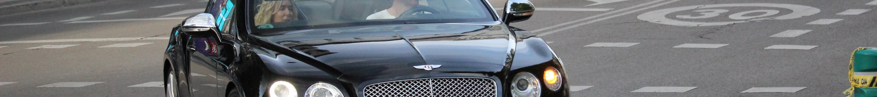 Bentley Continental GTC V8
