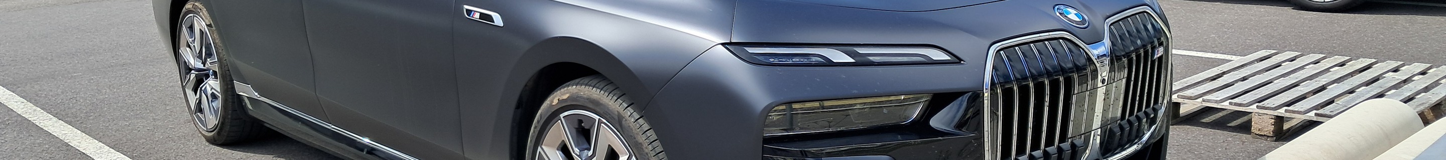 BMW M760e xDrive