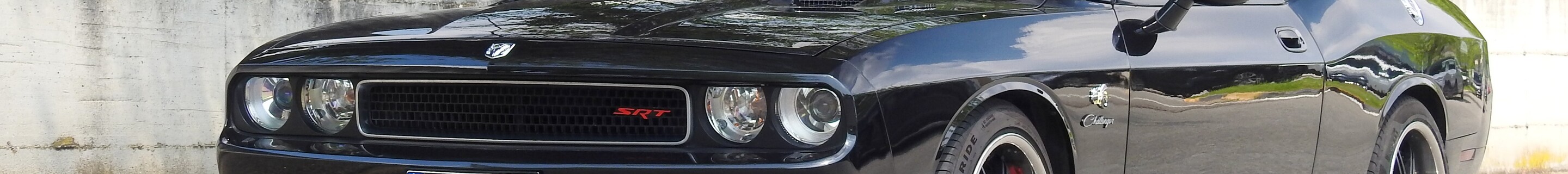 Dodge Challenger SRT-8