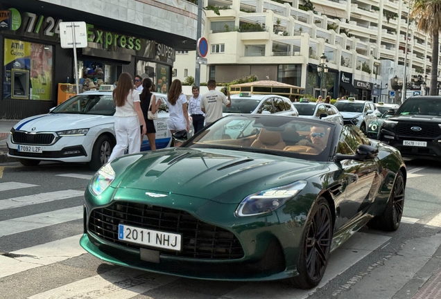 Aston Martin DB12 Volante