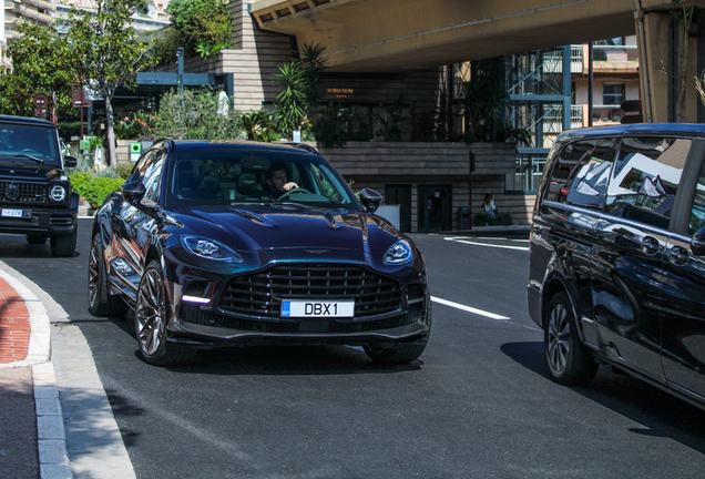 Aston Martin DBX707