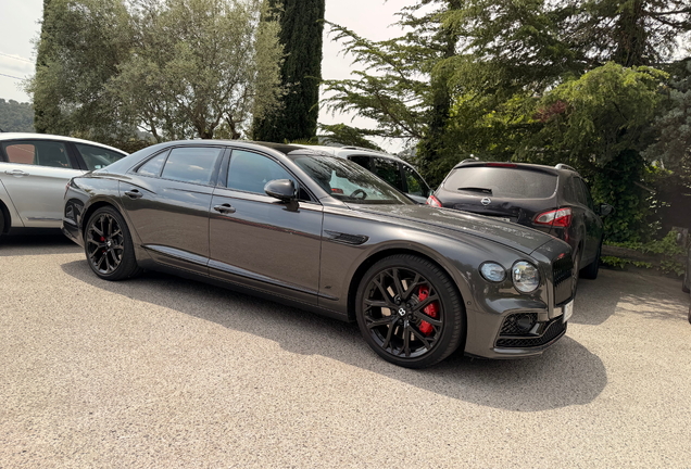 Bentley Flying Spur Hybrid S