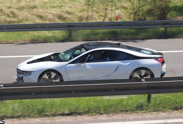 BMW i8