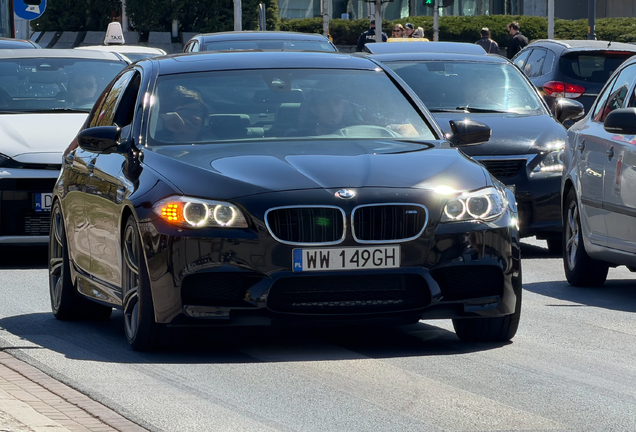 BMW M5 F10 2011