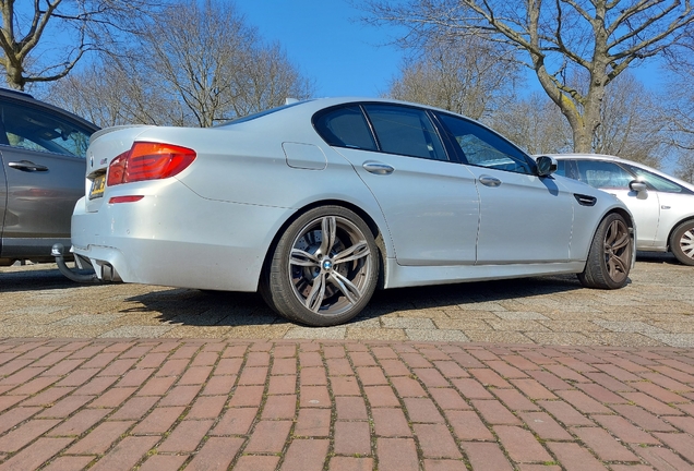 BMW M5 F10 2011