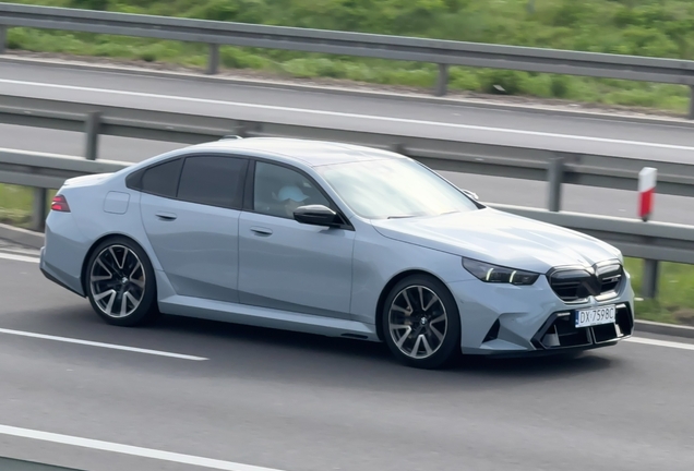 BMW M5 G90
