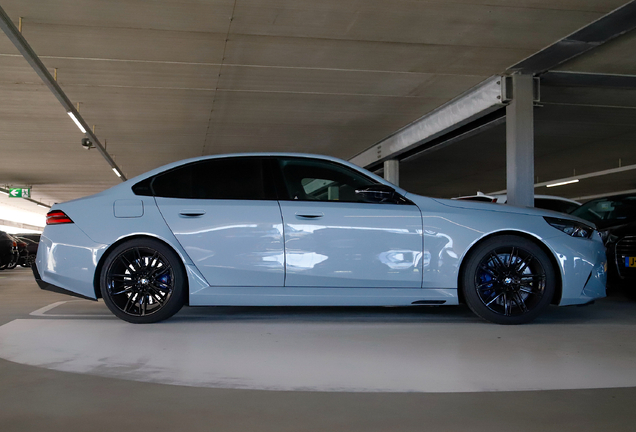 BMW M5 G90