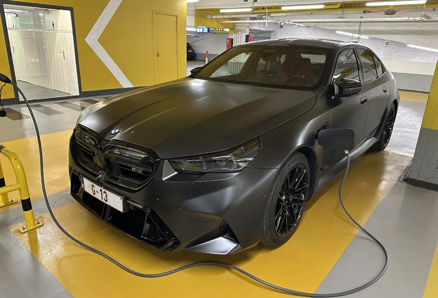 BMW M5 G90