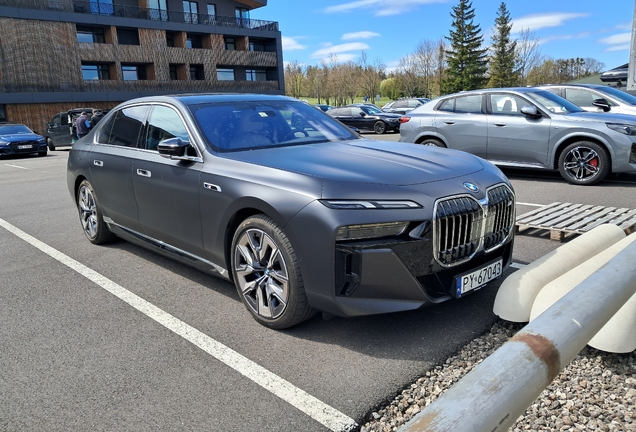 BMW M760e xDrive