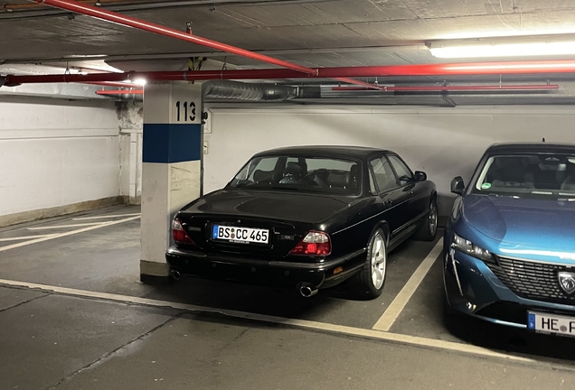 Jaguar XJR