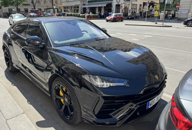 Lamborghini Urus S