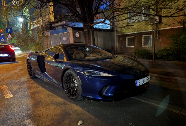 McLaren GT