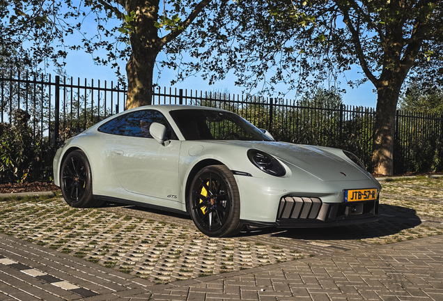 Porsche 992 Carrera 4 GTS MkII