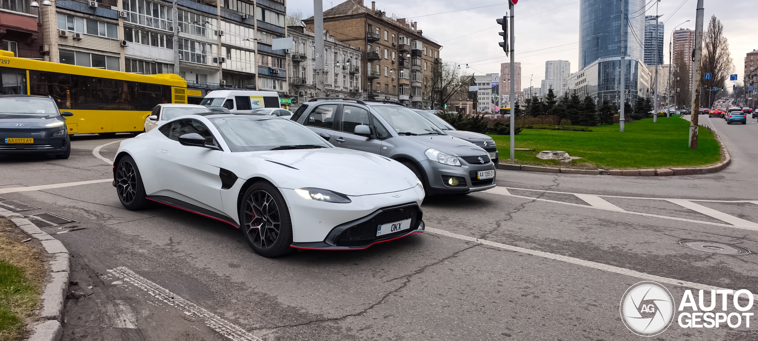 Aston Martin V8 Vantage 2018