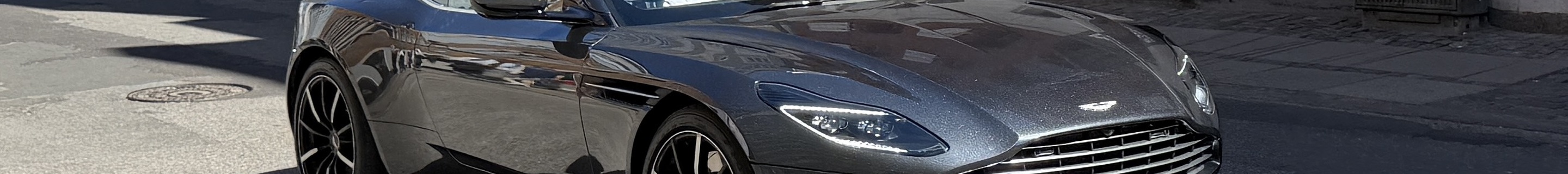 Aston Martin DB11 V8 Volante