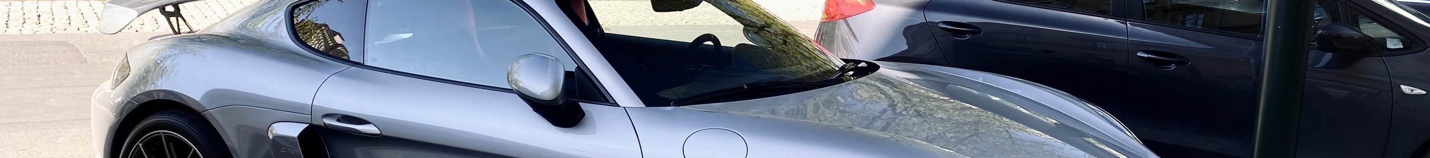 Porsche 718 Cayman GT4