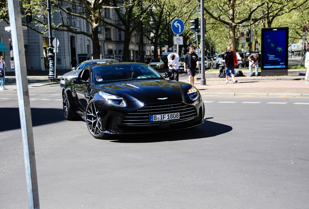 Aston Martin DB12