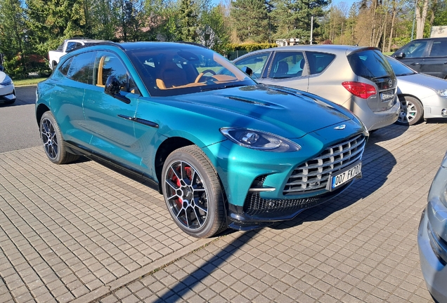 Aston Martin DBX707