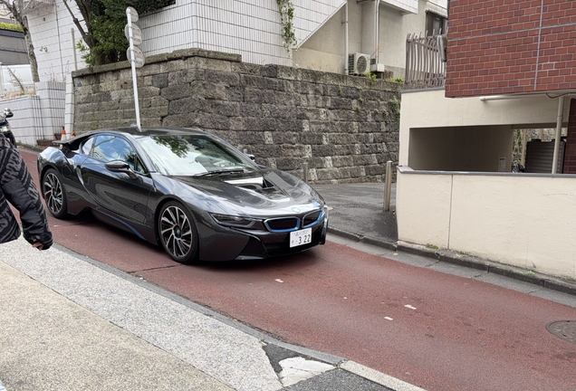 BMW i8