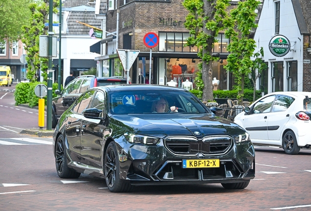BMW M5 G90