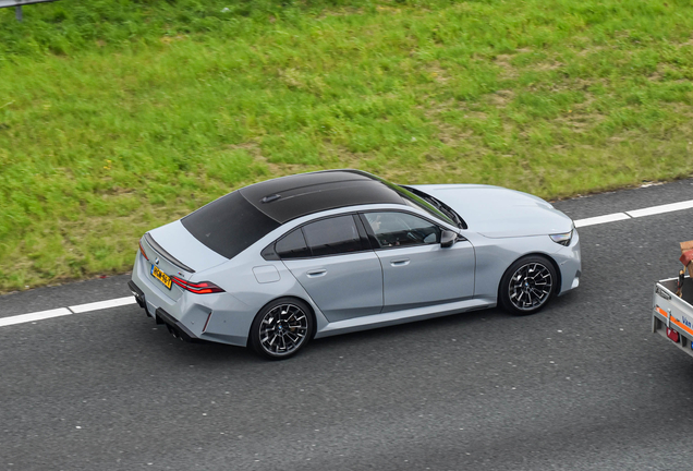 BMW M5 G90