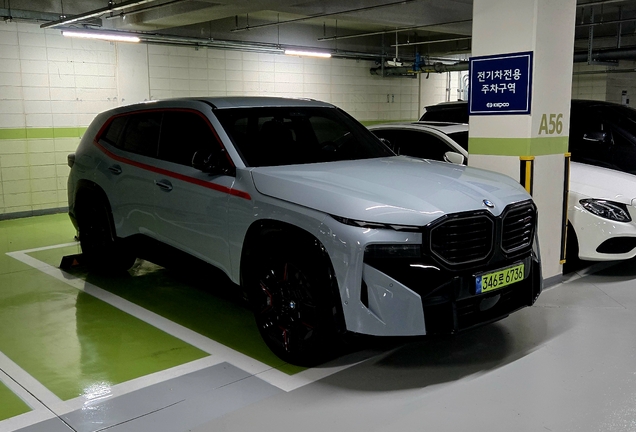 BMW XM G09 Label Red