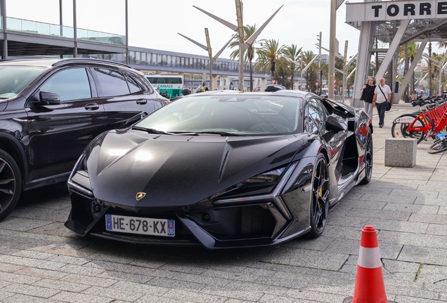 Lamborghini Revuelto