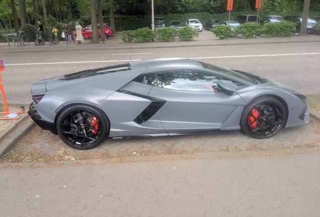Lamborghini Revuelto