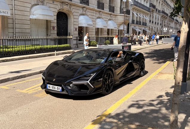 Lamborghini Revuelto