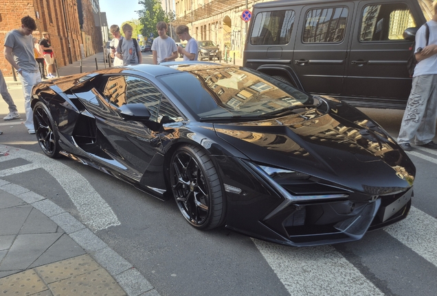 Lamborghini Revuelto