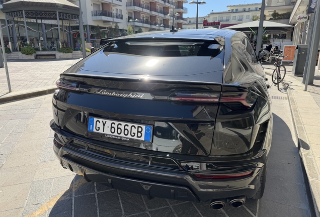 Lamborghini Urus Performante