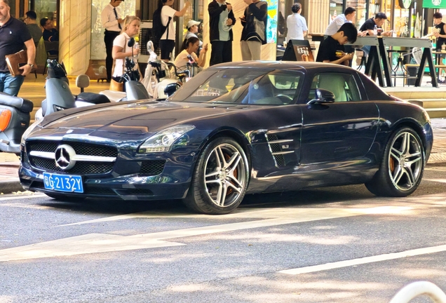 Mercedes-Benz SLS AMG