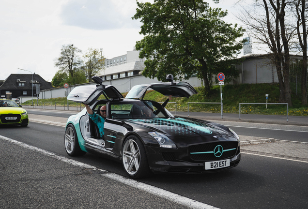Mercedes-Benz SLS AMG