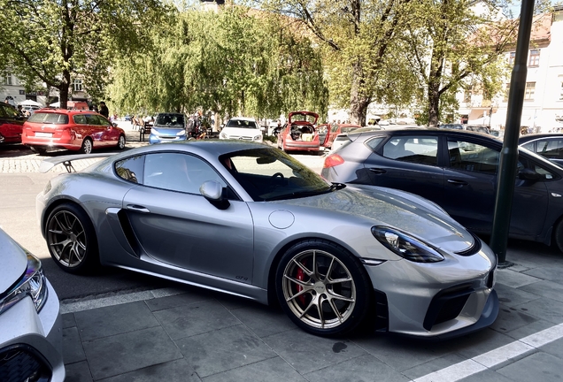 Porsche 718 Cayman GT4