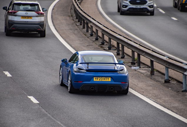 Porsche 718 Cayman GT4