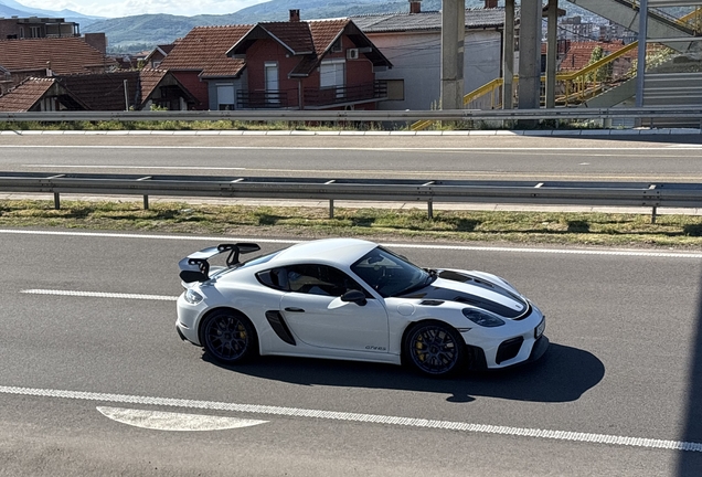 Porsche 718 Cayman GT4 RS Weissach Package