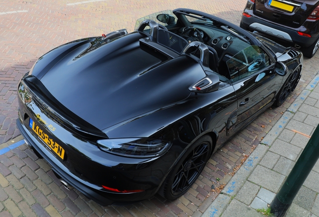 Porsche 718 Spyder RS Weissach Package
