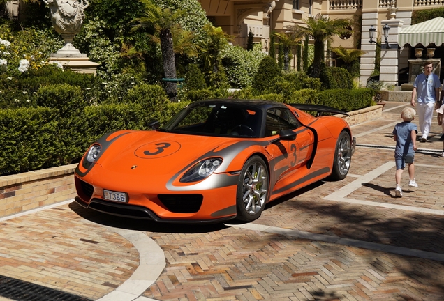 Porsche 918 Spyder Weissach Package
