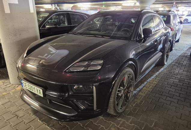Porsche Macan EV Turbo