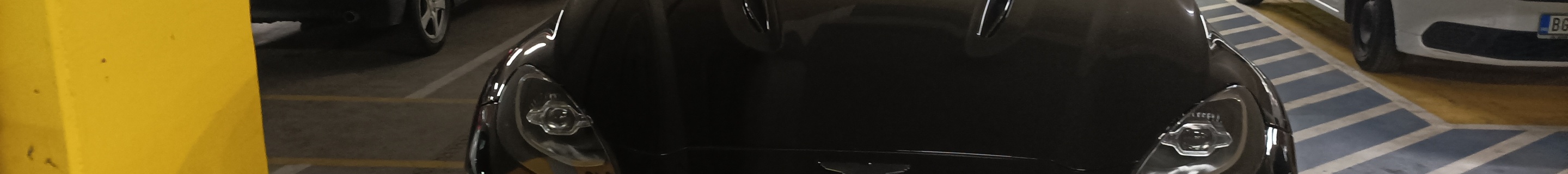 Aston Martin DBX707