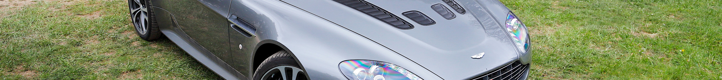 Aston Martin V12 Vantage